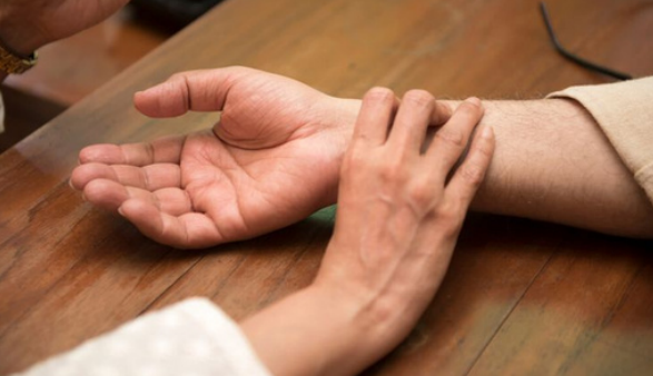 Maharishi Ayurveda Pulsdiagnose